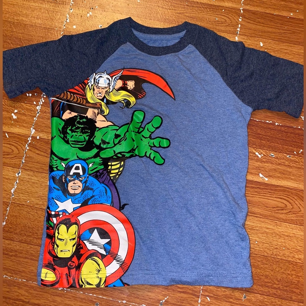 Boy shirt size xs 4/5